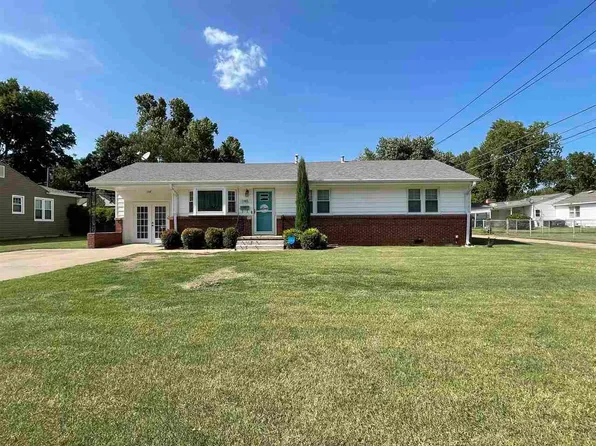 145 Cooley Ave, Ponca City, OK 74601