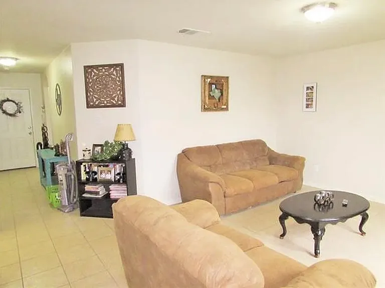 725 Lazy Crest Dr — Photo 4