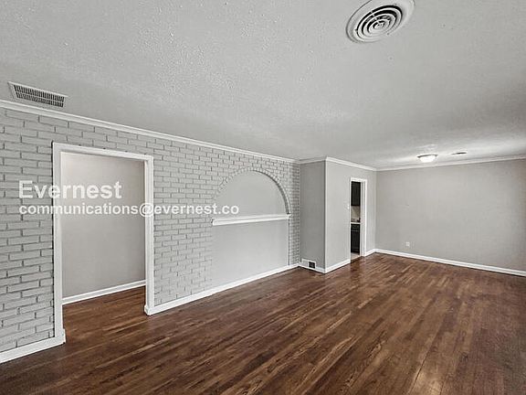 4th image of 1758 Woodburn Dr