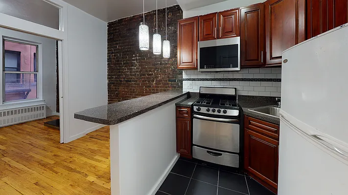 Rented by Bond New York | media 7