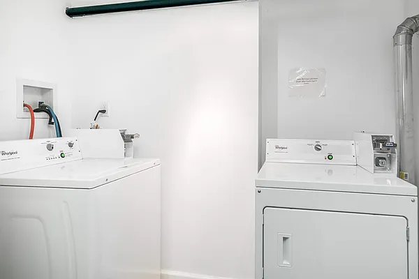 Rented by Century 21 Metropolitan | media 20