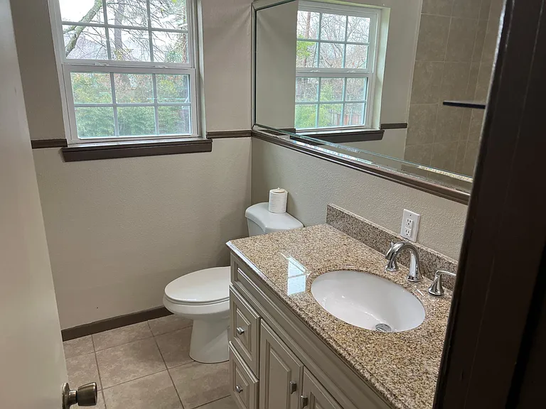 812 Nash St — Photo 9
