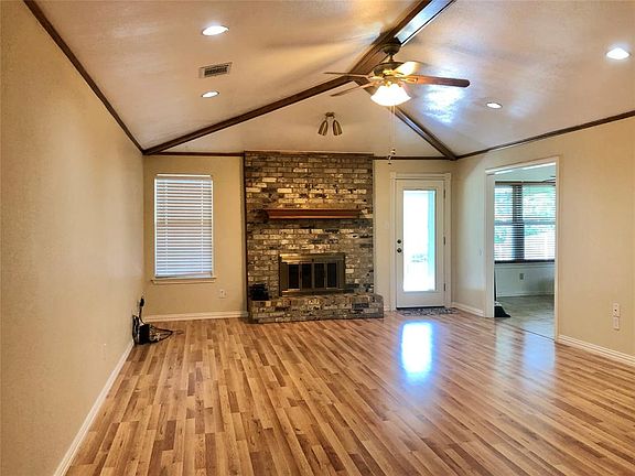5th image of 217 Oakhaven Dr