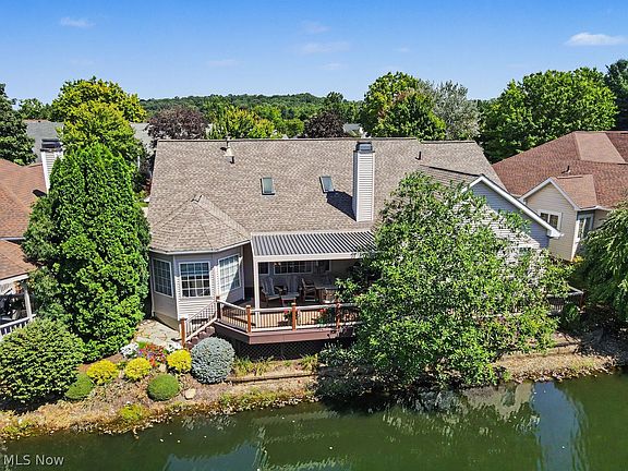 5th image of 265 Lake Pointe Dr