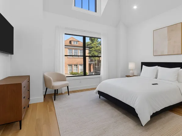 1173 East 43rd Street image 5 of 14