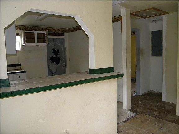 5th image of 8640 63rd Ave
