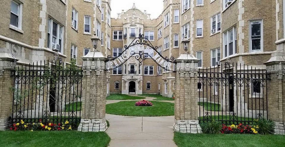 1st image of 1218 W Pratt Blvd APT 2