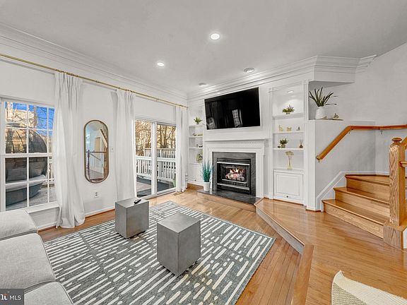 4th image of 12027 Edgemere Cir