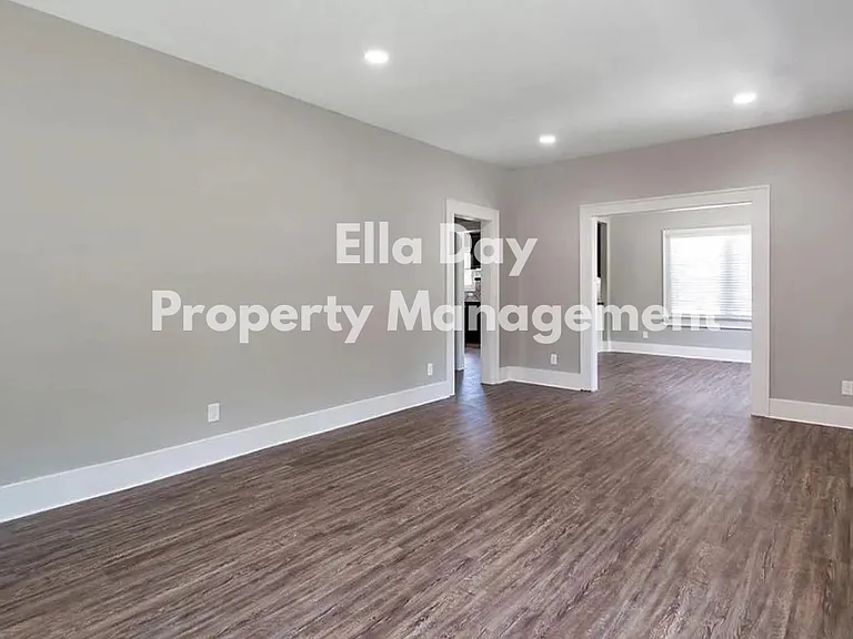 3437 Country Club Pl — Photo 3