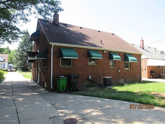 2nd image of 21441 Fuller Ave