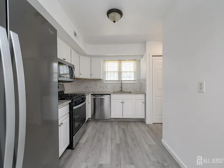 805 Darlington Dr — Photo 8