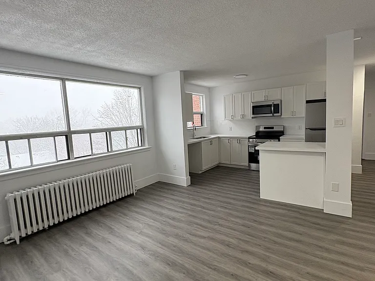 236 Gordon St — Photo 2