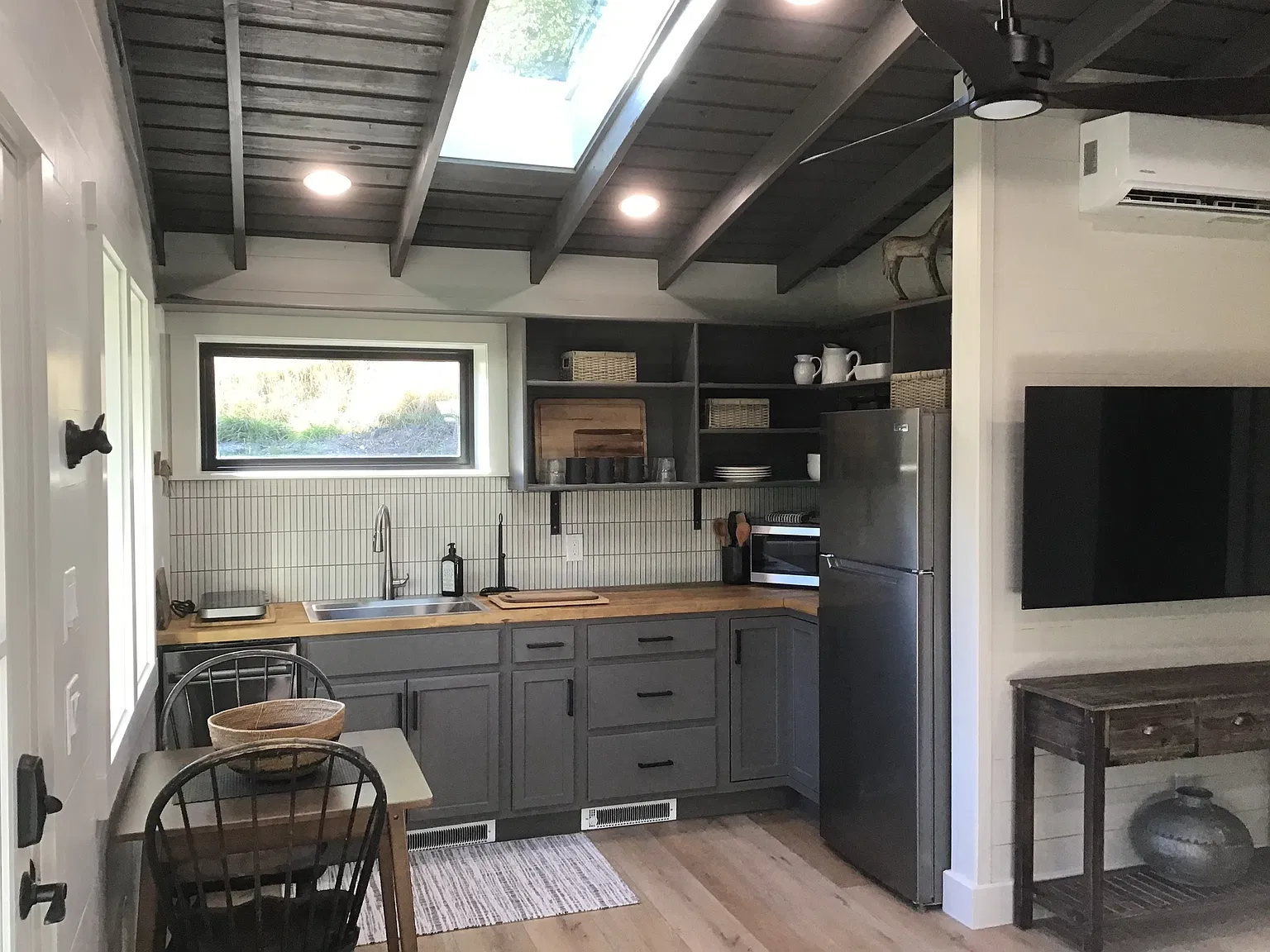 Studio, 360 sqft, $2,000 — Photo 3