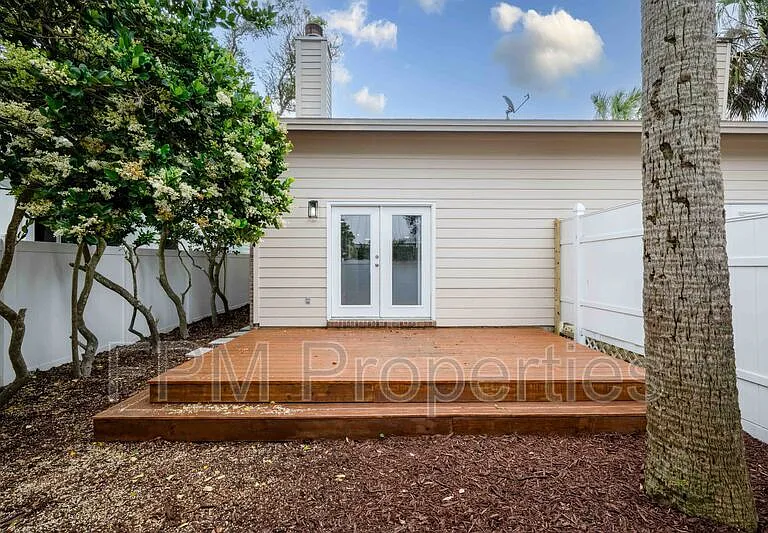 176 E Coast Dr — Photo 7