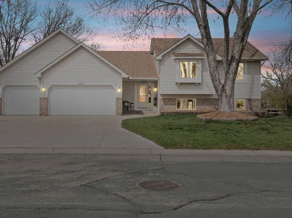 4621 Manor Dr, Eagan, MN 55123