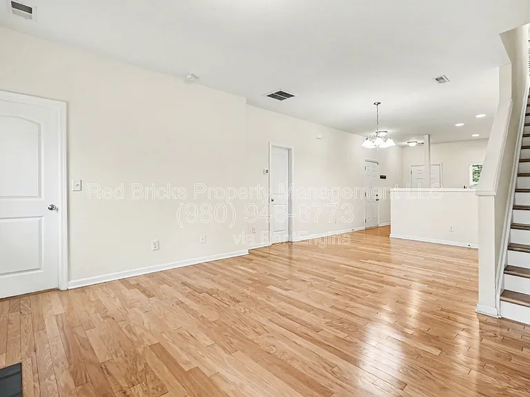 10420 Benfield Rd — Photo 9