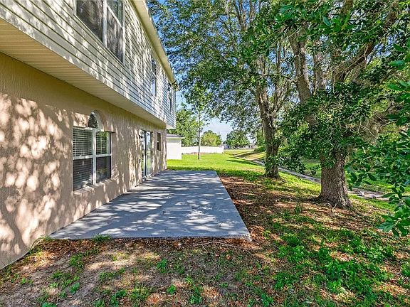 4th image of 527 Albatross Dr