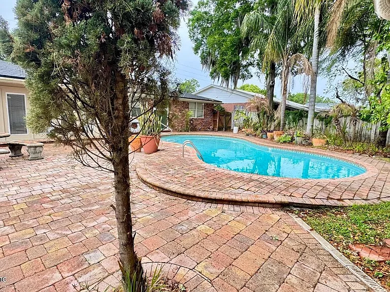 5557 Floral Ave — Photo 20