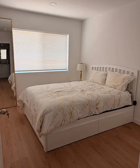 6917 Vanalden Ave — Photo 12