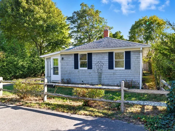 35 Pleasant View Avenue, Falmouth, MA 02540