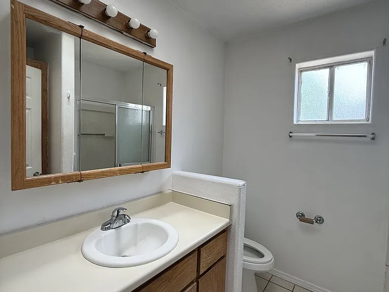 1140 SE Elm Ct — Photo 13