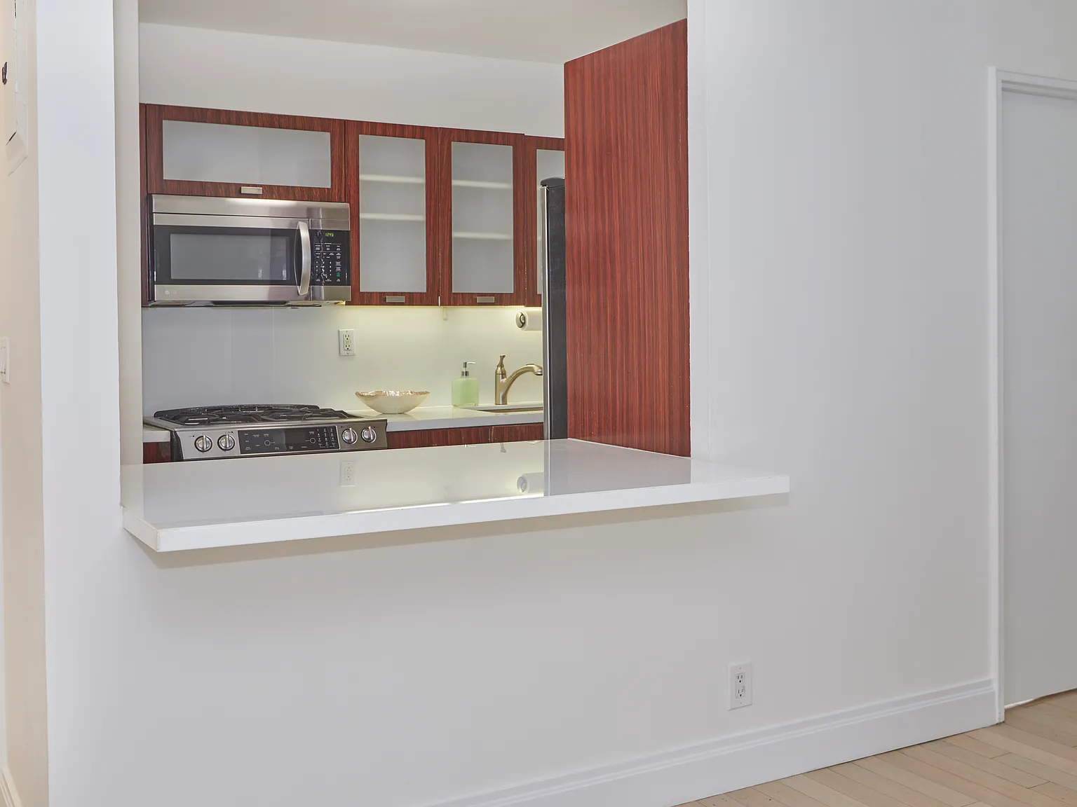 212 East 47th Street — Photo 4