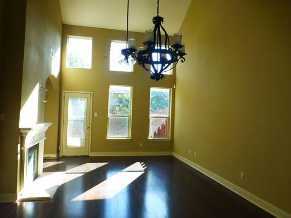 Living room/dining room