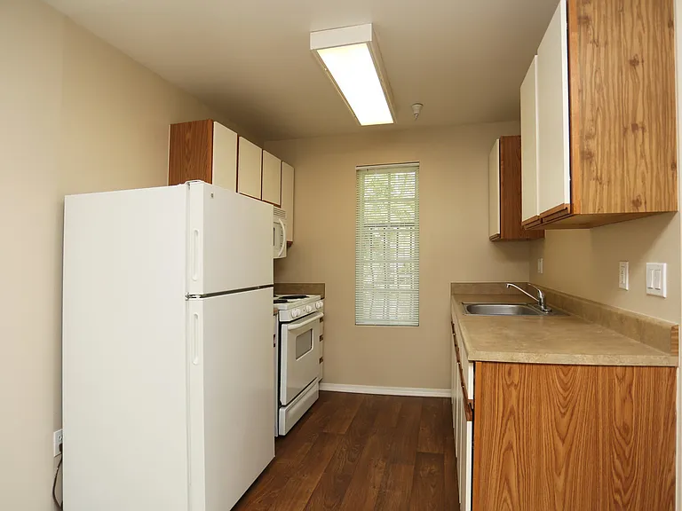 Castaic Lake Senior Apts — Photo 26