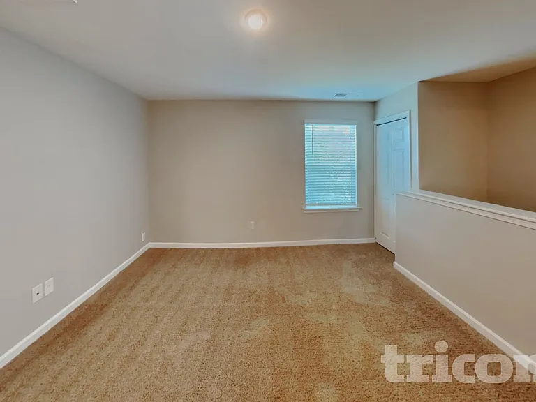 215 Kirkside Dr — Photo 16