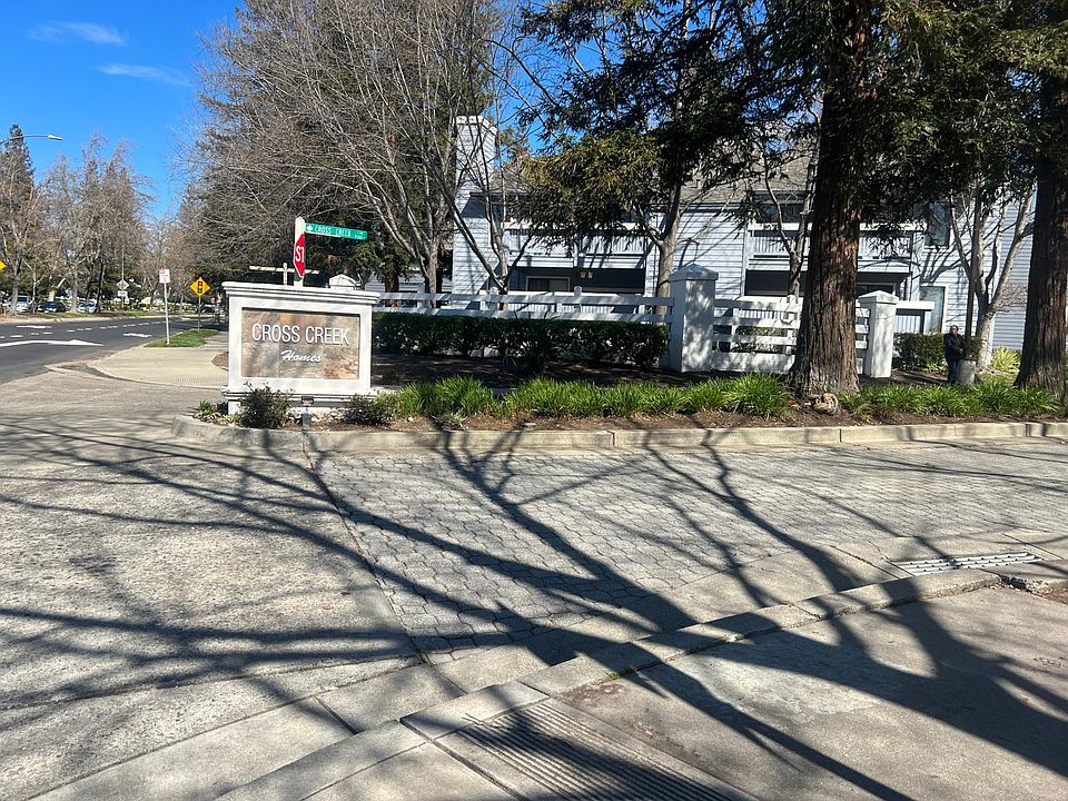 1st image of 7122 Cross Creek Cir APT A