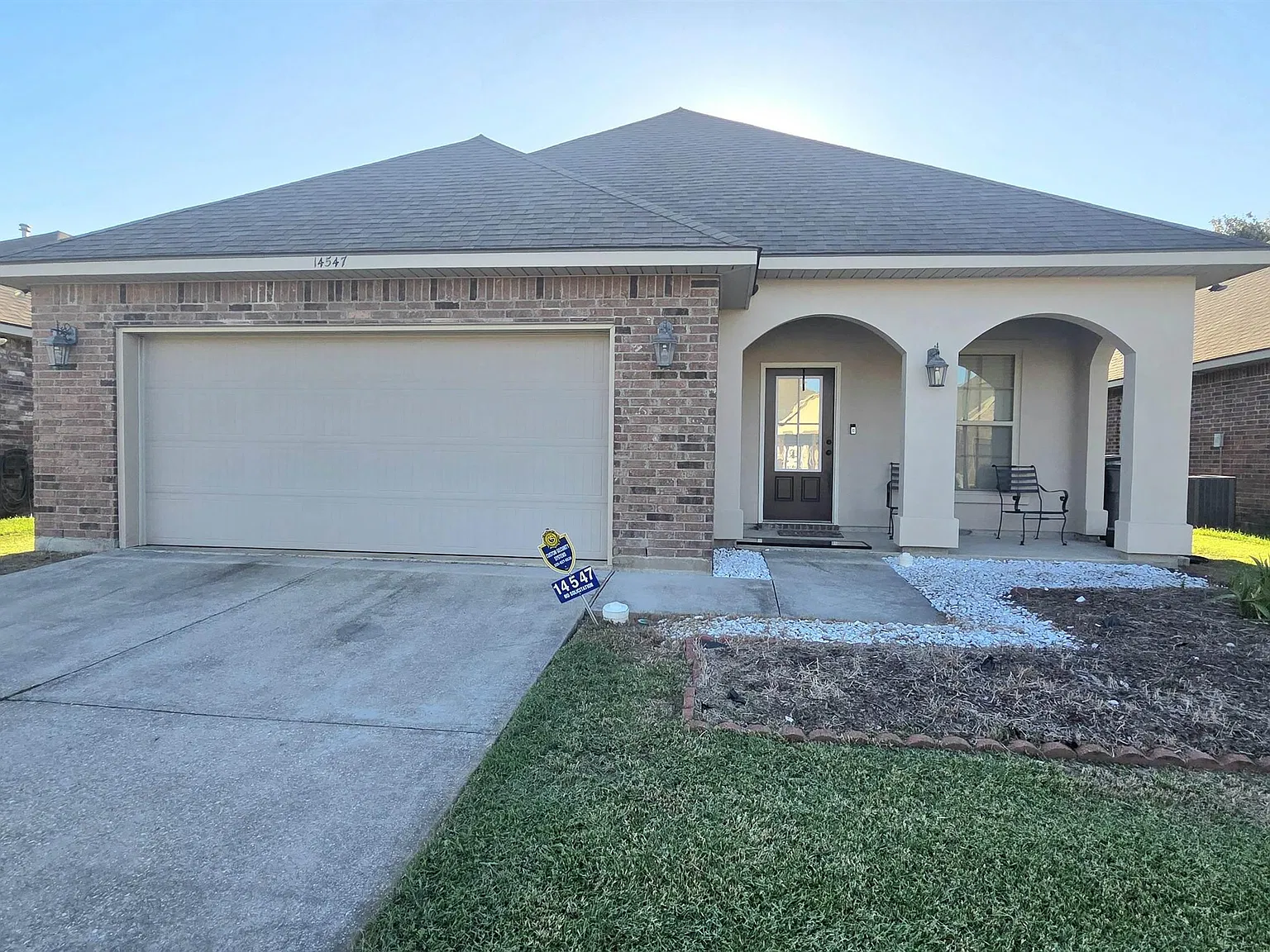 3 bed, 1700 sqft, $2,100 — Photo 1