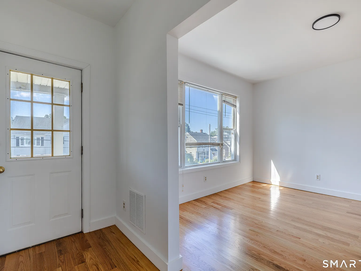 2 bed, 1.0 bath, 1268 sqft, $2,500 — Photo 2
