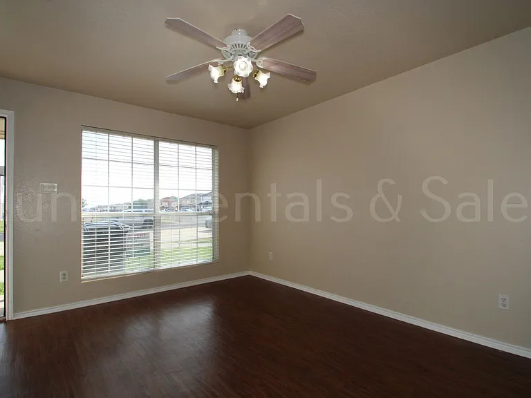 3904C Gus Dr — Photo 2