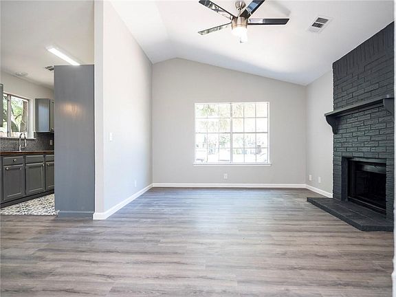 5th image of 8005 Clydesdale Dr #A
