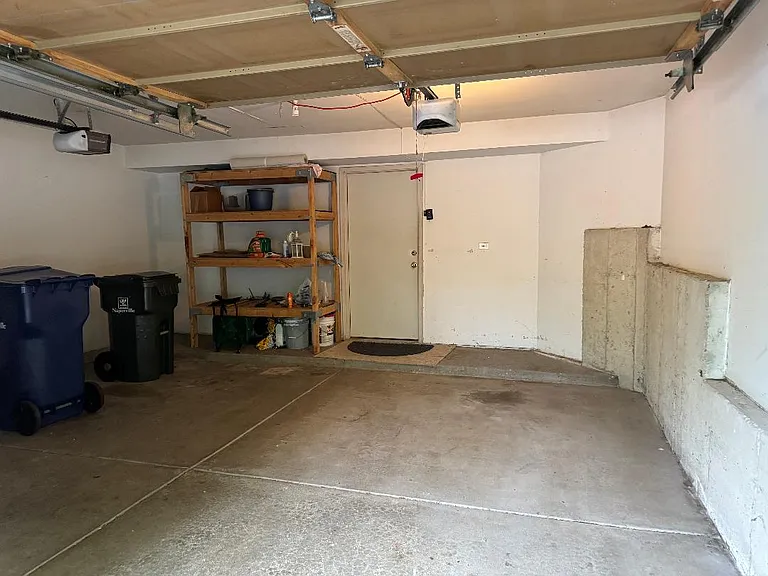 1004 N Columbia St — Photo 11