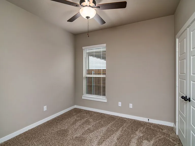 637 Fallow Dr — Photo 7