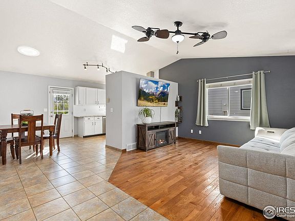4th image of 1091 S Olive Ave