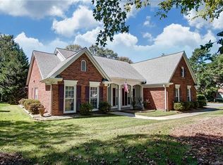 1200 Gifford Dr, Matthews, NC 28105