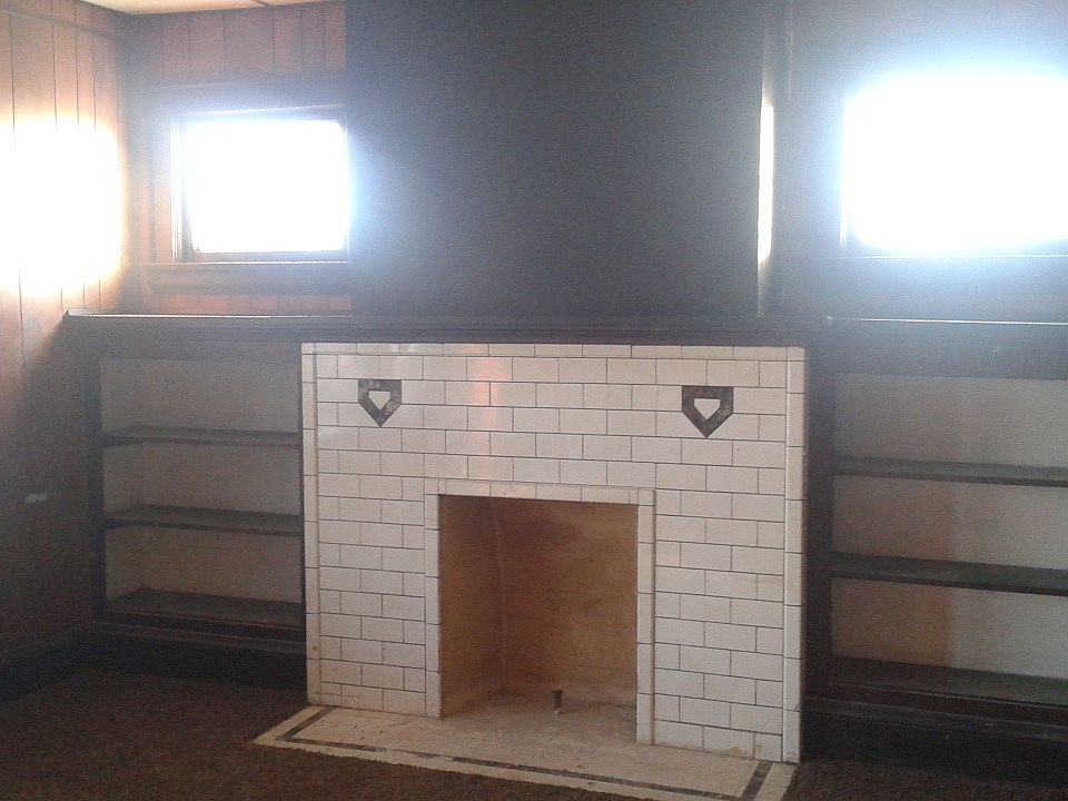 1st image of 3960 E 131st St #Up