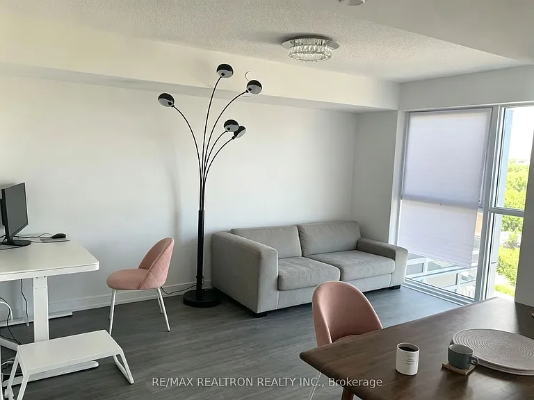 225 Village Green Sq #609 — Photo 9