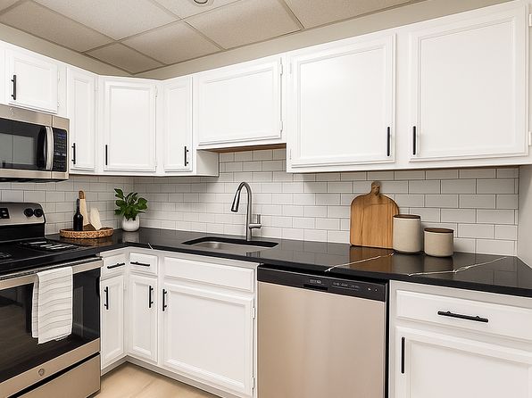 400 Franklin St APT 302