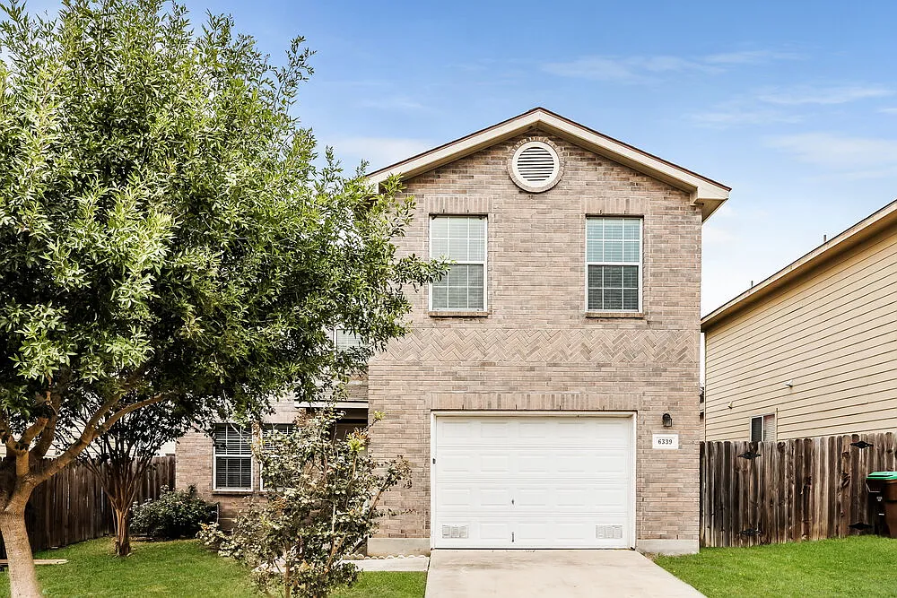 3 bed, 2.5 bath, 1644 sqft, $1,980 — Photo 2