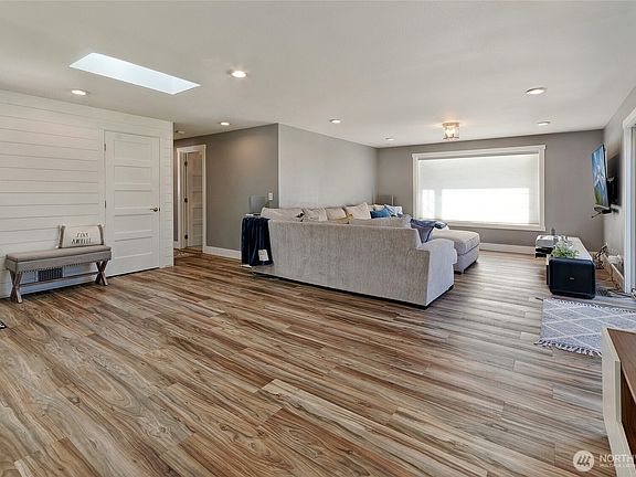 5th image of 2406 Taylor Street