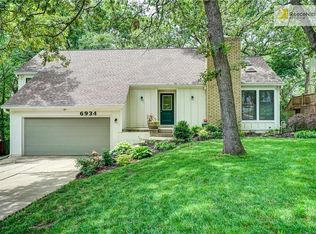 6934 Albervan St, Shawnee, KS 66216