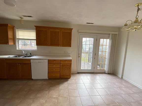 5th image of 1060 Buffalo Dr NW