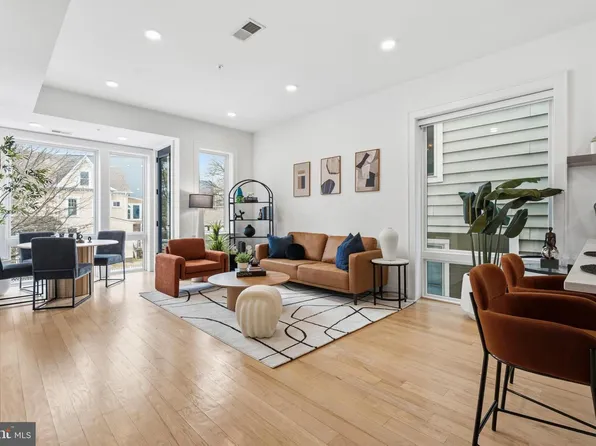 836 Varnum St NW #201, Washington, DC 20011