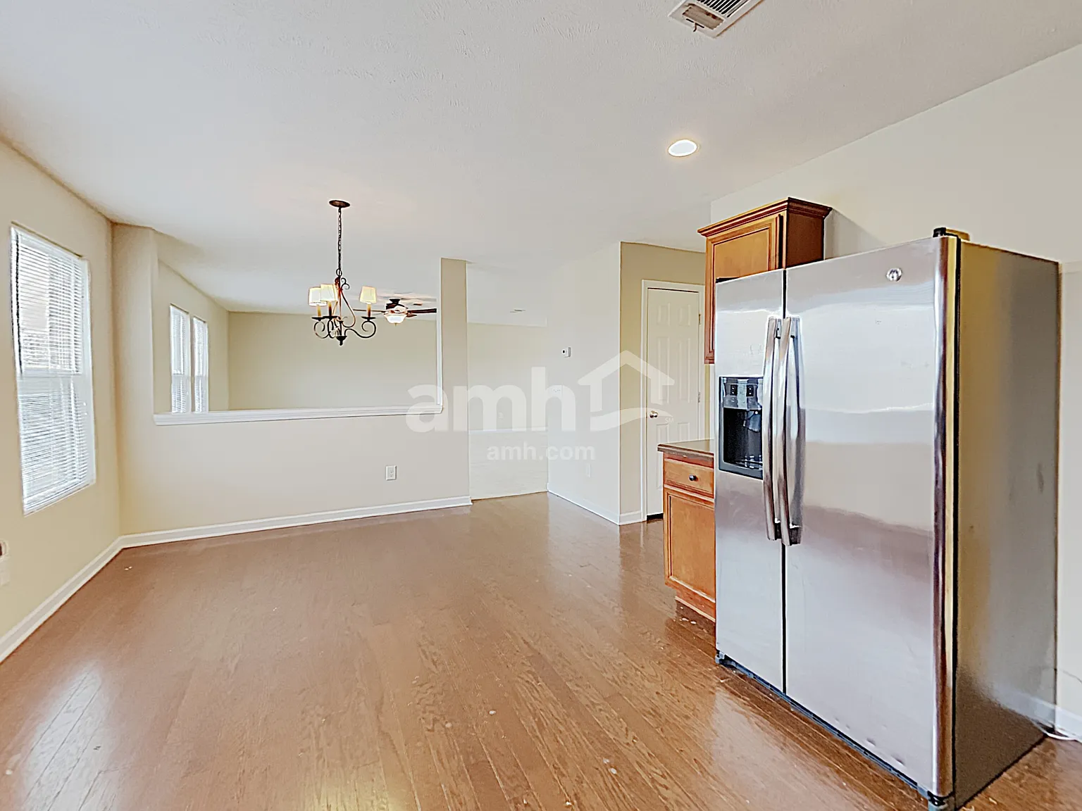 3 bed, 2.5 bath, 2289 sqft, $2,625 — Photo 4