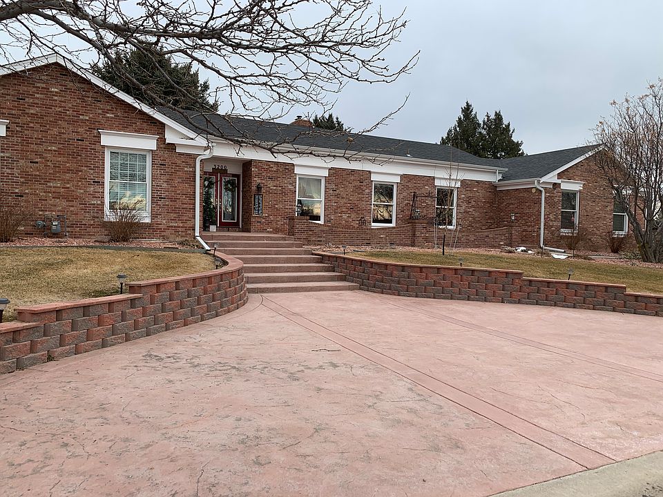 2nd image of 3200 Valley Oak Dr