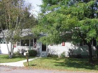 1 Holland Ln, Castleton, NY 12033