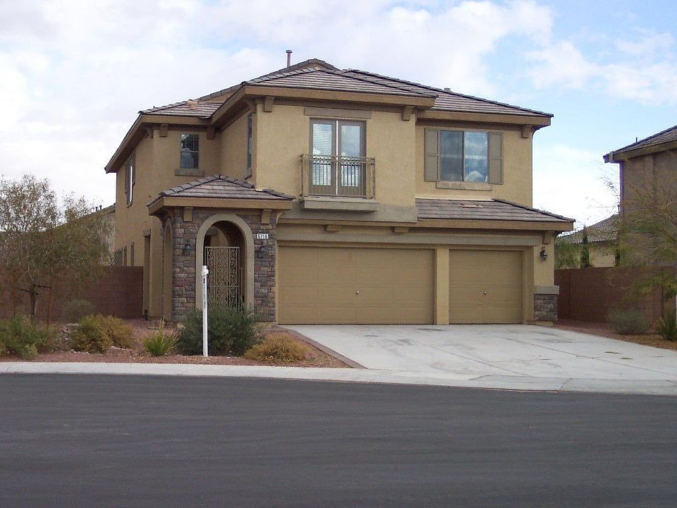 Over 3000sqFt, 4bd+LOFT.  Big house, Small price.